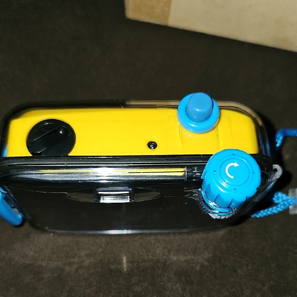 VINTAGE NEW Retro Reusable 35MM Film Camera Waterproof Underwater Shooting